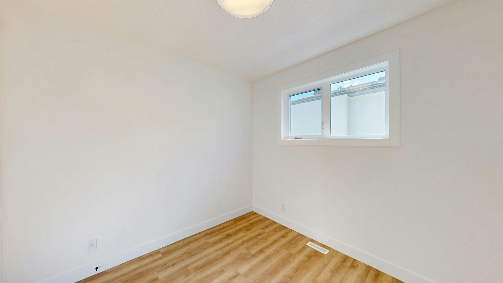 3555 21 Avenue Southwest, Calgary, AB, T3E 2X8 - 9
