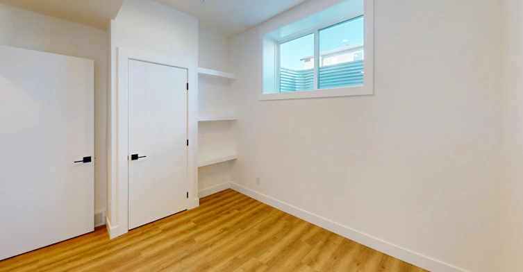21 Avenue Southwest, Calgary, AB, T3E 2X8 - 4