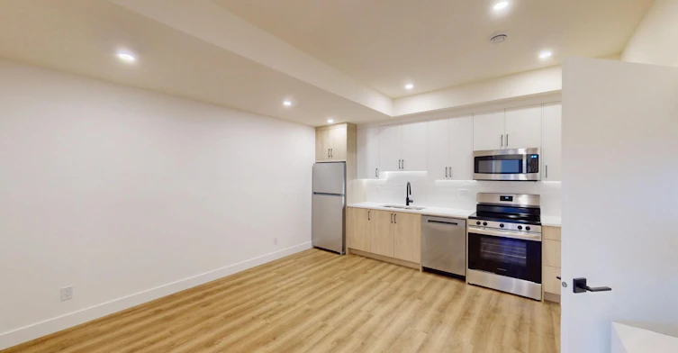 21 Avenue Southwest, Calgary, AB, T3E 2X8 - 8