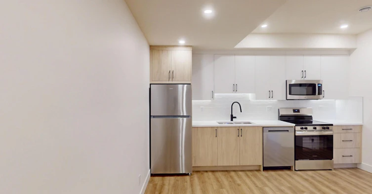 21 Avenue Southwest, Calgary, AB, T3E 2X8 - 10