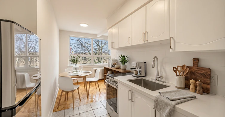 10 Hill Heights Road, Toronto, ON, M8Y 1Z1 - 4