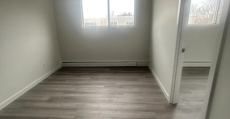 11919 101 Street Northwest, Edmonton, AB, T5G 2B8 - 6