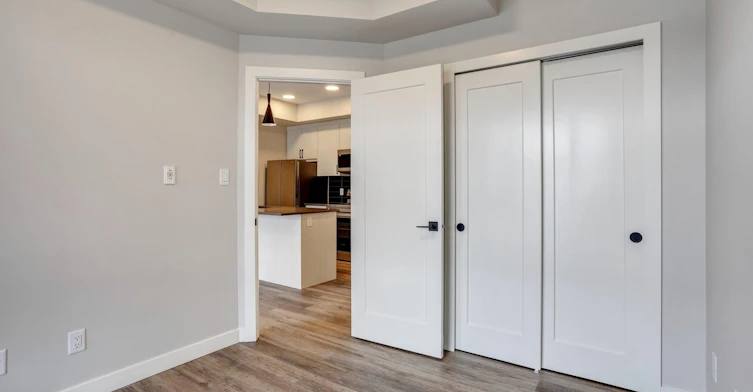411-8450 106a Avenue Northwest, Edmonton, AB, T5H 1M7 - 8