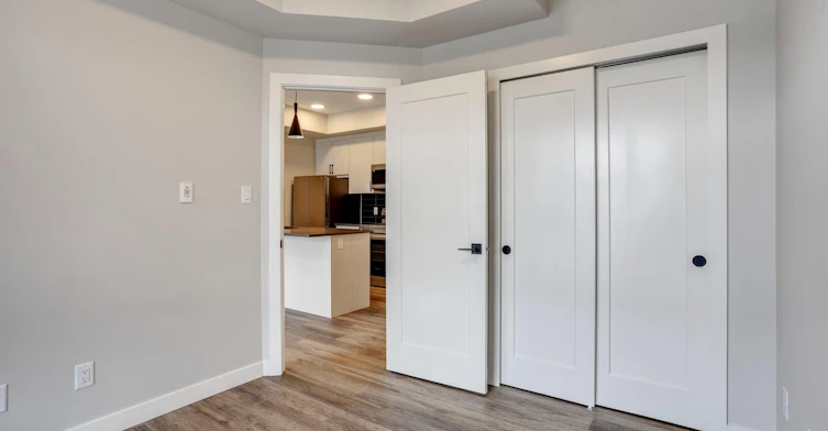 206-8450 106a Avenue Northwest, Edmonton, AB, T5H 1M7 - 8