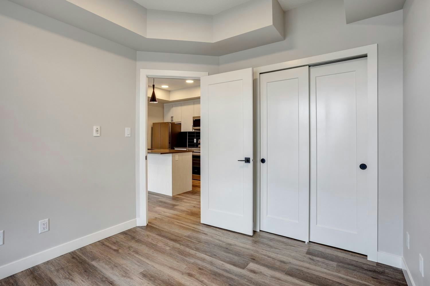 116-8450 106a Avenue Northwest, Edmonton, AB, T5H 1M7 - 8