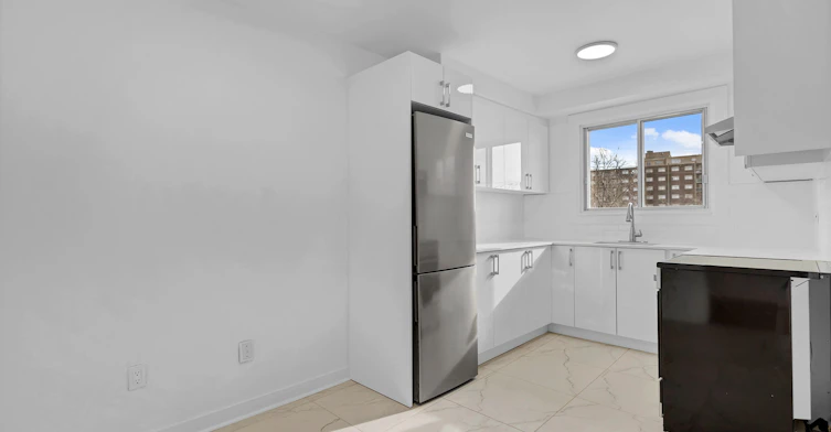 7085 Viau Boulevard, Montréal, QC, H1S 2N8 - 6