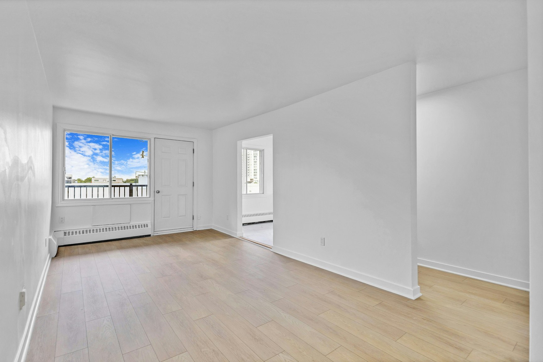 308-7085 Viau Boulevard, Montréal, QC, H1S 2N8