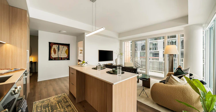 1116-88 Bathurst Street, Toronto, ON, M5V 0W8