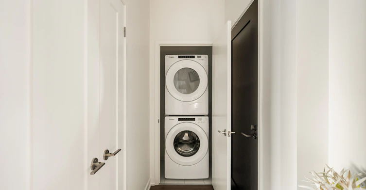 1117-88 Bathurst Street, Toronto, ON, M5V 0W8 - 61
