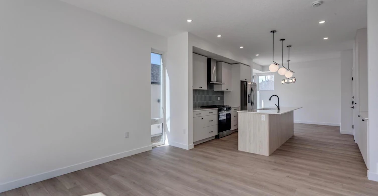 13802 103 Avenue Northwest, Edmonton, AB, T5N 0P3 - 23