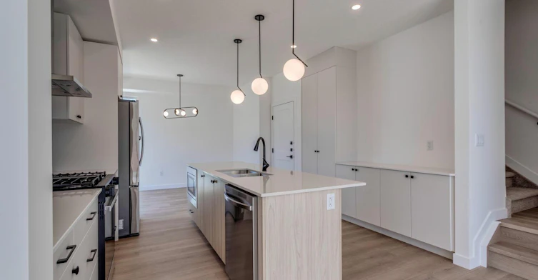 13802 103 Avenue Northwest, Edmonton, AB, T5N 0P3 - 22
