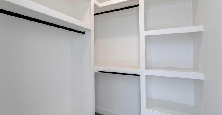 13802 103 Avenue Northwest, Edmonton, AB, T5N 0P3 - 9