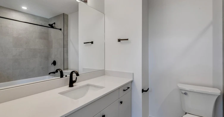 13802 103 Avenue Northwest, Edmonton, AB, T5N 0P3 - 4