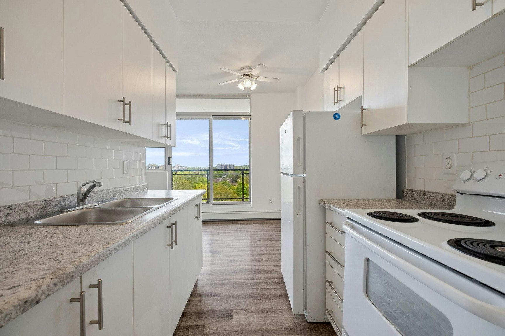 420 Greenhill Avenue, Hamilton, ON, L8K 6E7 - 4
