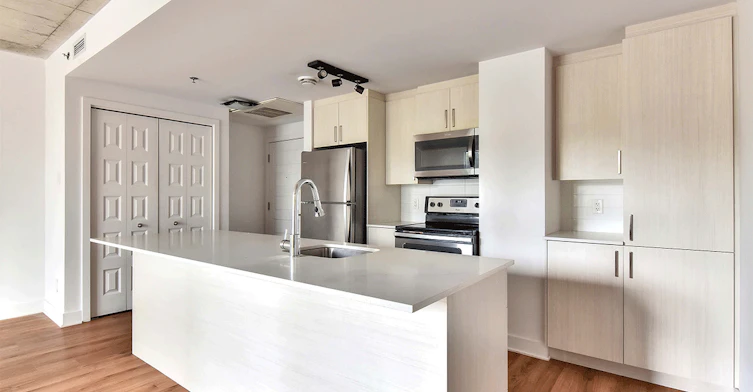 1050 Bd René Lévesque E, Montréal, QC, H2L 2L6 - 7