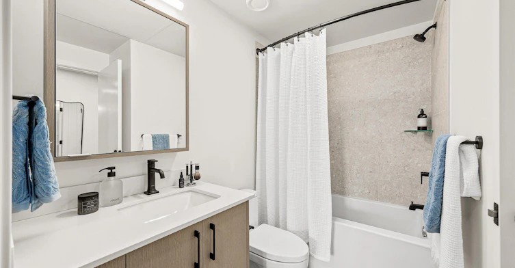 1131 Lawrence Avenue, Kelowna, BC, V1Y 3G8 - 9