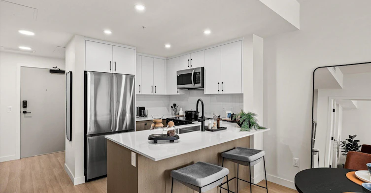 1131 Lawrence Avenue, Kelowna, BC, V1Y 3G8
