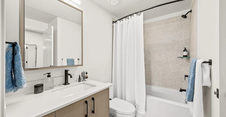 1131 Lawrence Avenue, Kelowna, BC, V1Y 3G8 - 22