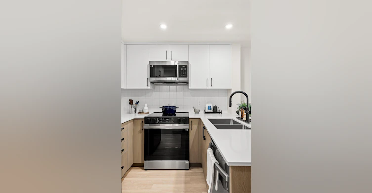 1131 Lawrence Avenue, Kelowna, BC, V1Y 3G8 - 4
