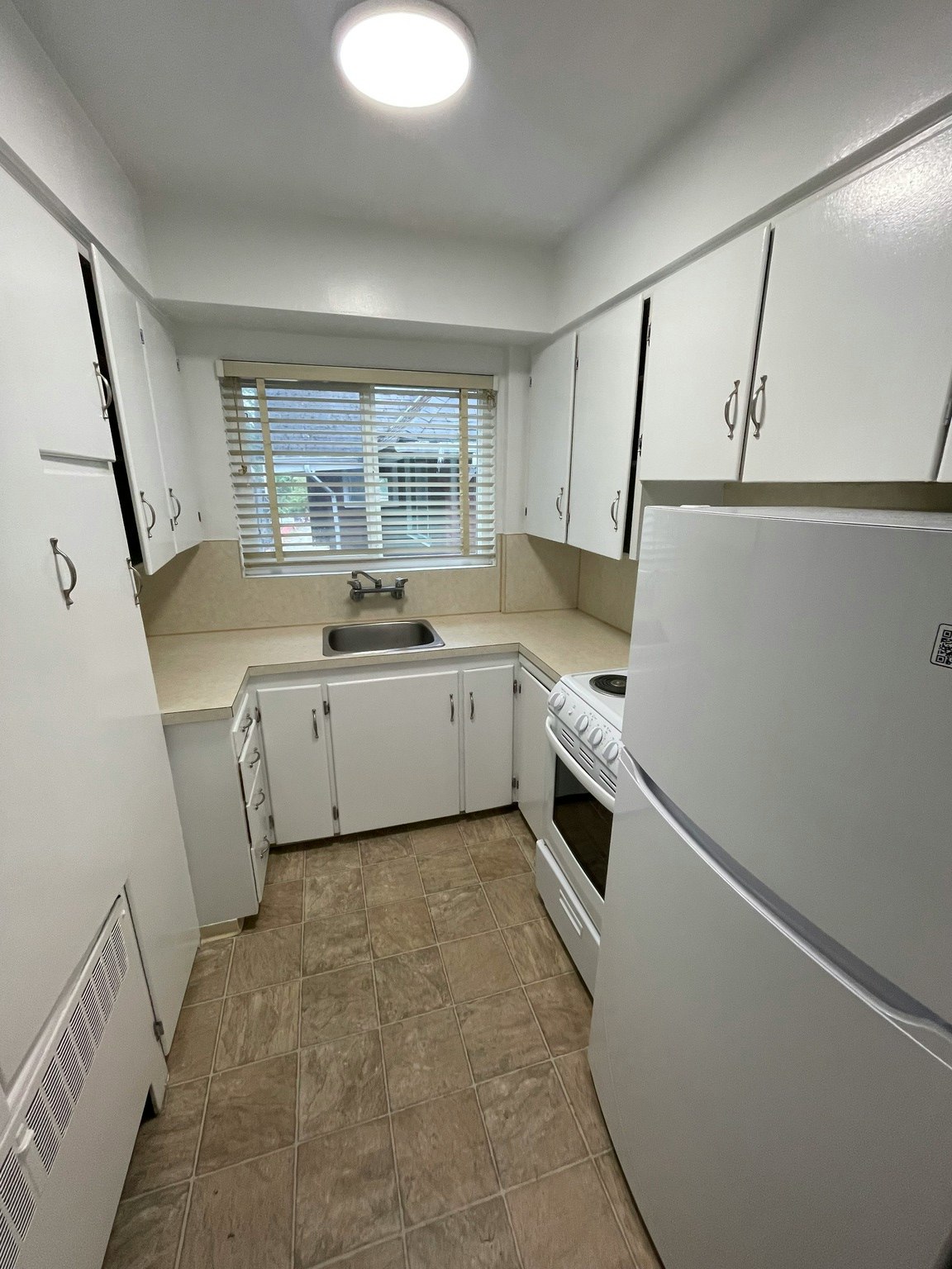202-1926 Balsam Street, Vancouver, BC, V6E 1P8 - 4