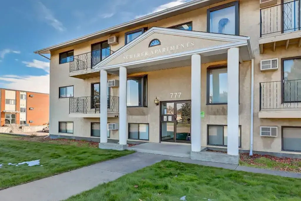 104-777 12 Street NW, Medicine Hat, AB, T1A 7M1 - 9