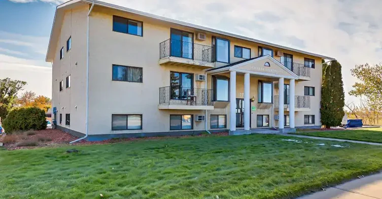 201-777 12 Street NW, Medicine Hat, AB, T1A 7M1 - 7