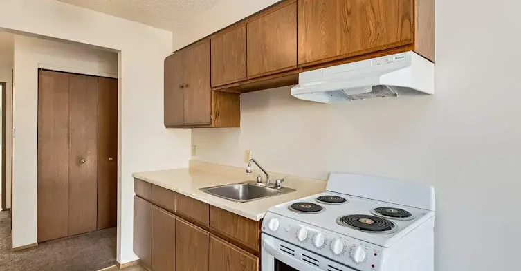 102-229 2 Street NE, Medicine Hat, AB, T1A 5L5 - 14