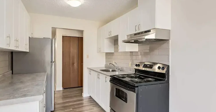 102-229 2 Street NE, Medicine Hat, AB, T1A 5L5 - 5