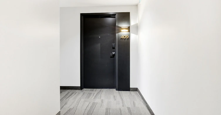 309-200 Elgin Street, Ottawa, ON, K2P 1L5 - 2