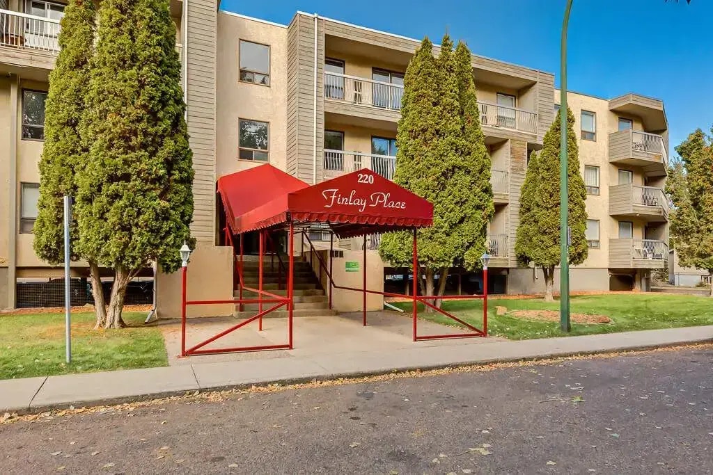 214-220 1 Street NE, Medicine Hat, AB, T1A 5K5 - 8