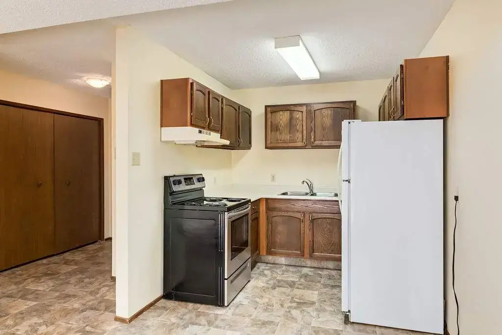 313-220 1 Street NE, Medicine Hat, AB, T1A 5K5 - 4