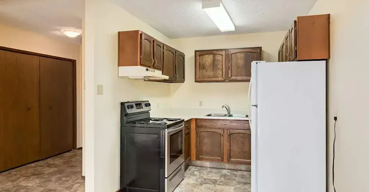 313-220 1 Street NE, Medicine Hat, AB, T1A 5K5 - 4