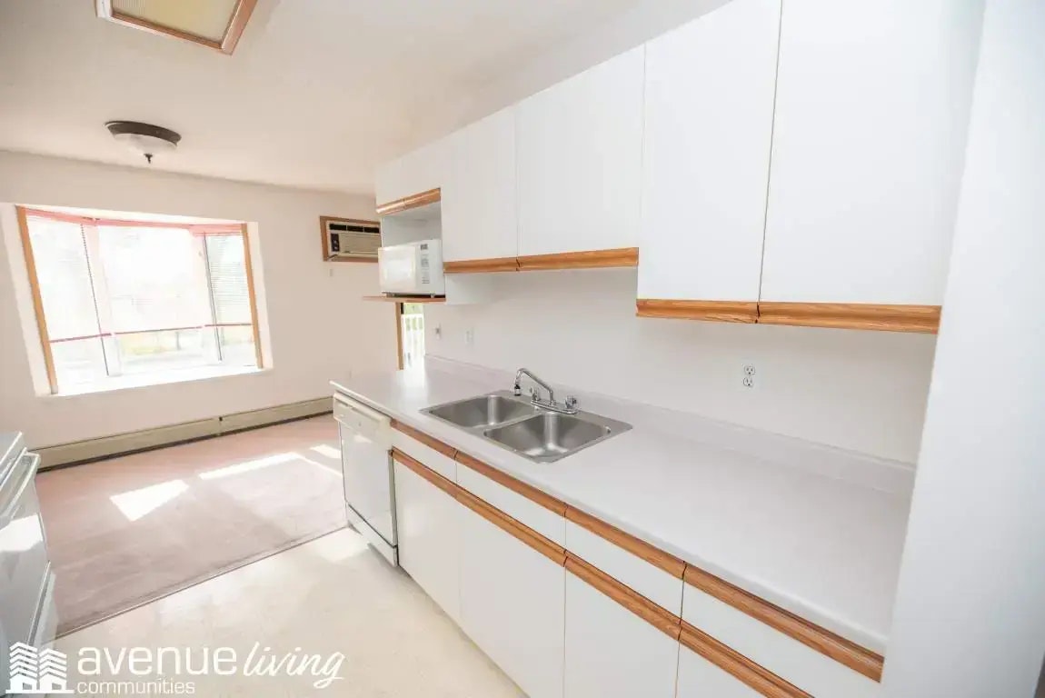 203-1  Street NE, Medicine Hat, AB, T1A 5K4 - 4