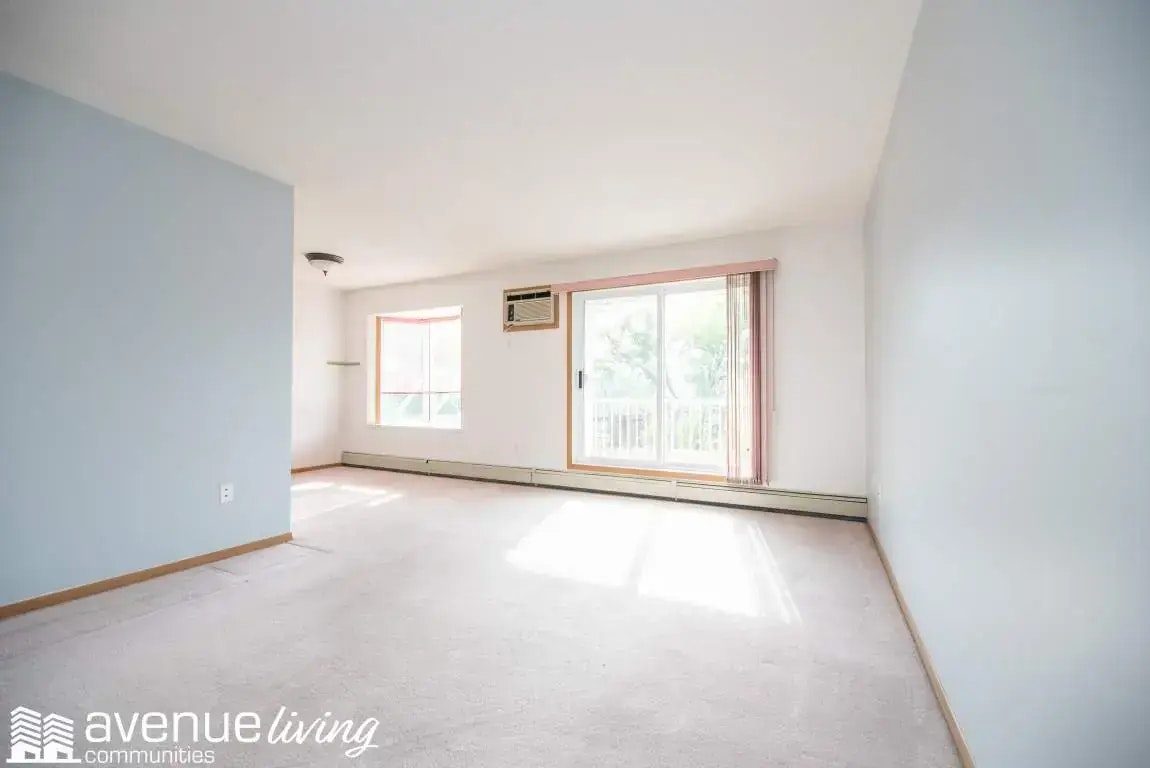 203-1  Street NE, Medicine Hat, AB, T1A 5K4 - 2