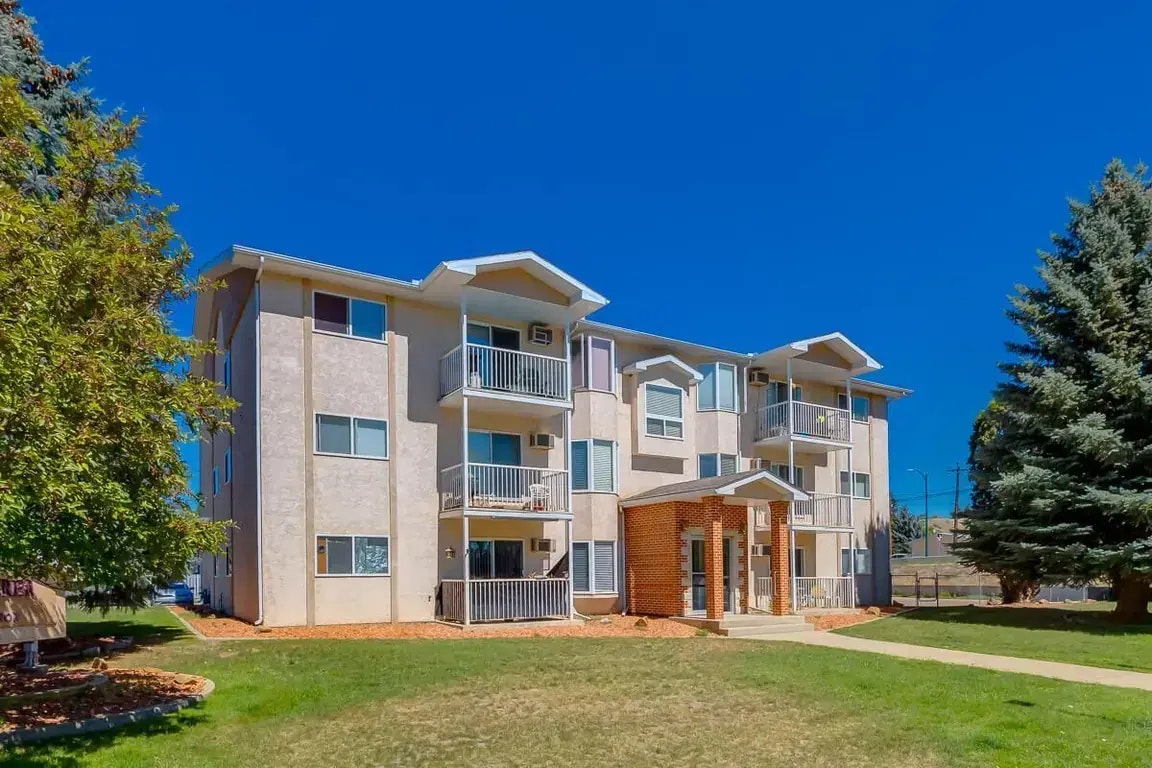 203-1  Street NE, Medicine Hat, AB, T1A 5K4 - 8