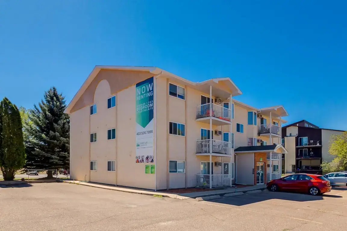203-1  Street NE, Medicine Hat, AB, T1A 5K4 - 9