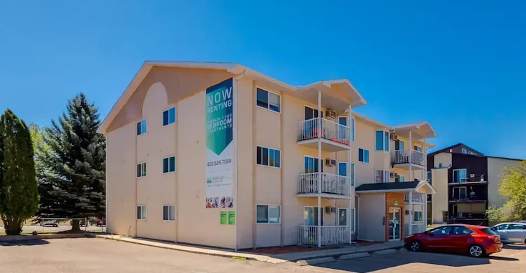 203-1 Street NE, Medicine Hat, AB, T1A 5K4 - 9