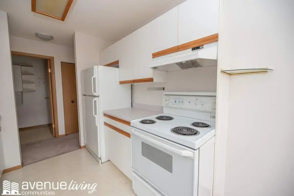 203-1  Street NE, Medicine Hat, AB, T1A 5K4 - 3