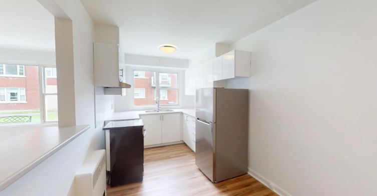 11-390 Irwin Miller, Ottawa, ON, K1L 6V8 - 2