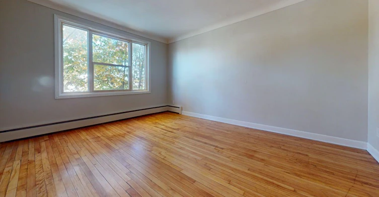 390 Irwin Miller, Ottawa, ON, K1L 6V8 - 4