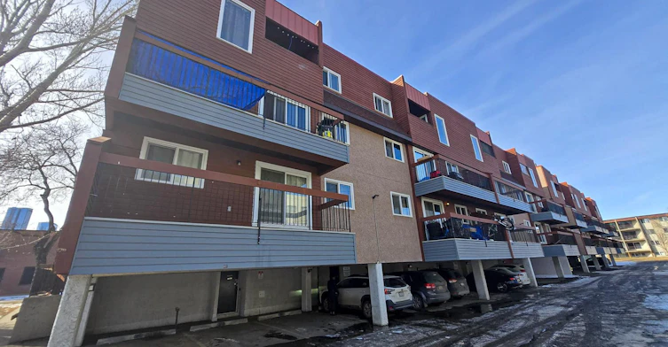 308-10555 93 Street Northwest, Edmonton, AB, T5H 4C1 - 10
