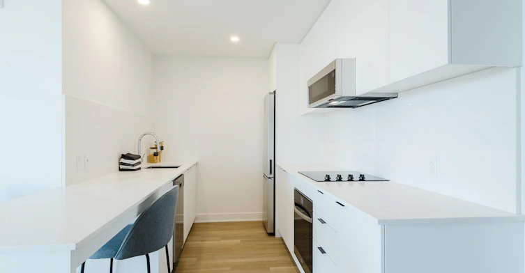 5200 De La Savane Rue, Montréal, QC, H4P 1V4 - 2