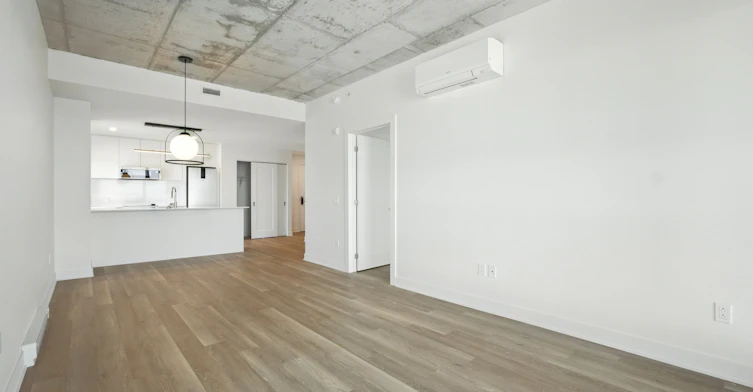 5200 De La Savane Rue, Montréal, QC, H4P 1V4 - 4