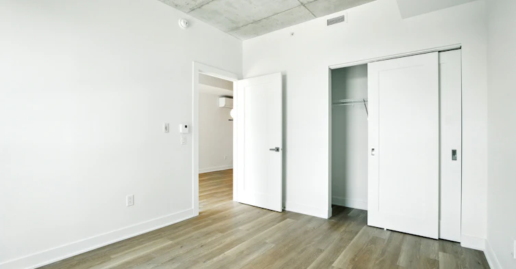 5200 De La Savane Rue, Montréal, QC, H4P 1V4 - 9