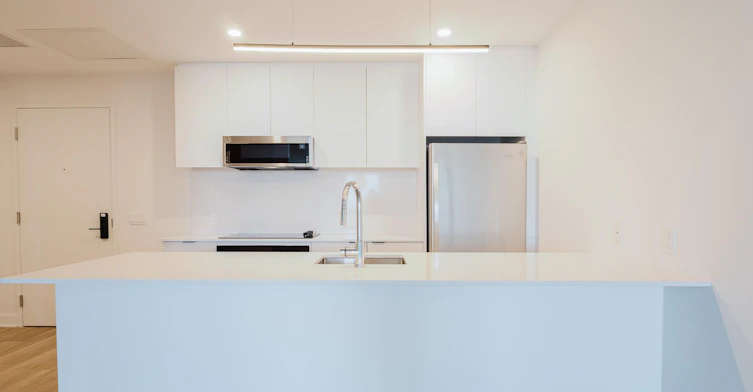 5200 De La Savane Rue, Montréal, QC, H4P 1V4 - 4