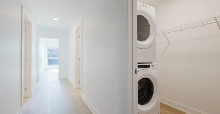 5200 De La Savane Rue, Montréal, QC, H4P 1V4 - 7