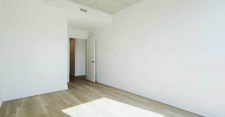 5200 De La Savane Rue, Montréal, QC, H4P 1V4 - 9
