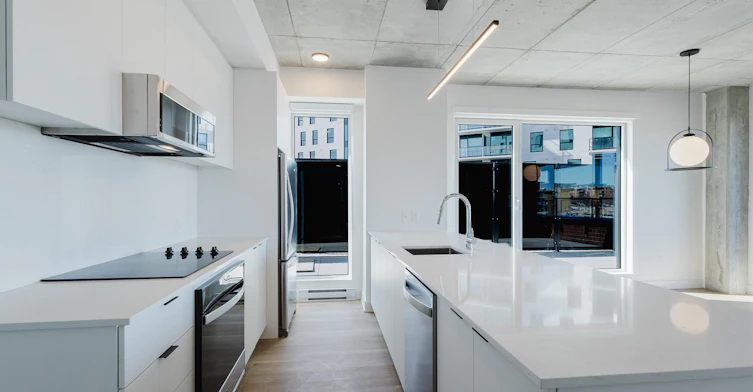 5200 De La Savane Rue, Montréal, QC, H4P 1V4