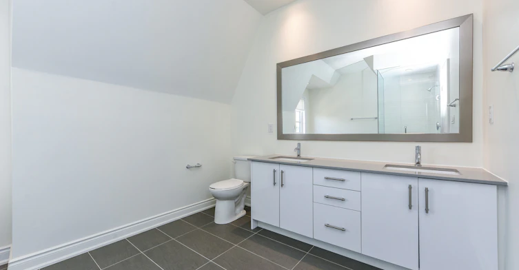 D38-1145 Ossington Avenue, Toronto, ON, M6G 0A3 - 17