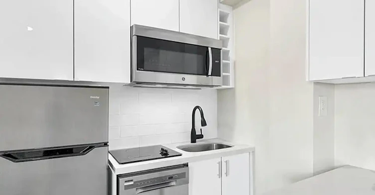 0040-166 Eastbourne Avenue, Toronto, ON, M5P 2G6 - 3